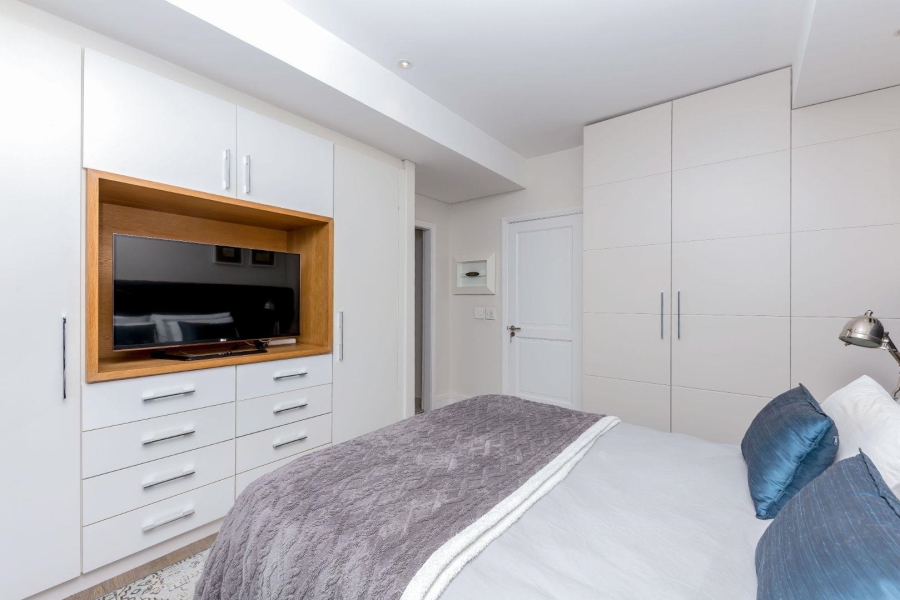 2 Bedroom Property for Sale in Sea Point Western Cape